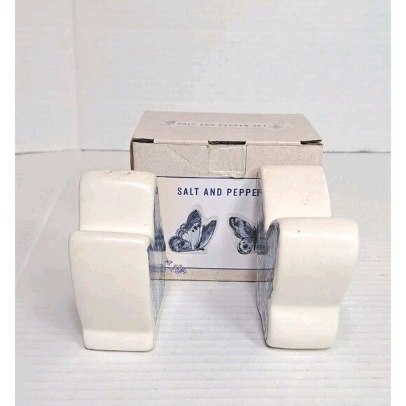 CRACKER BARREL Butterfly Salt & Pepper Set Rare 3" Susan Winget Blue White NEW - Picture 2 of 6